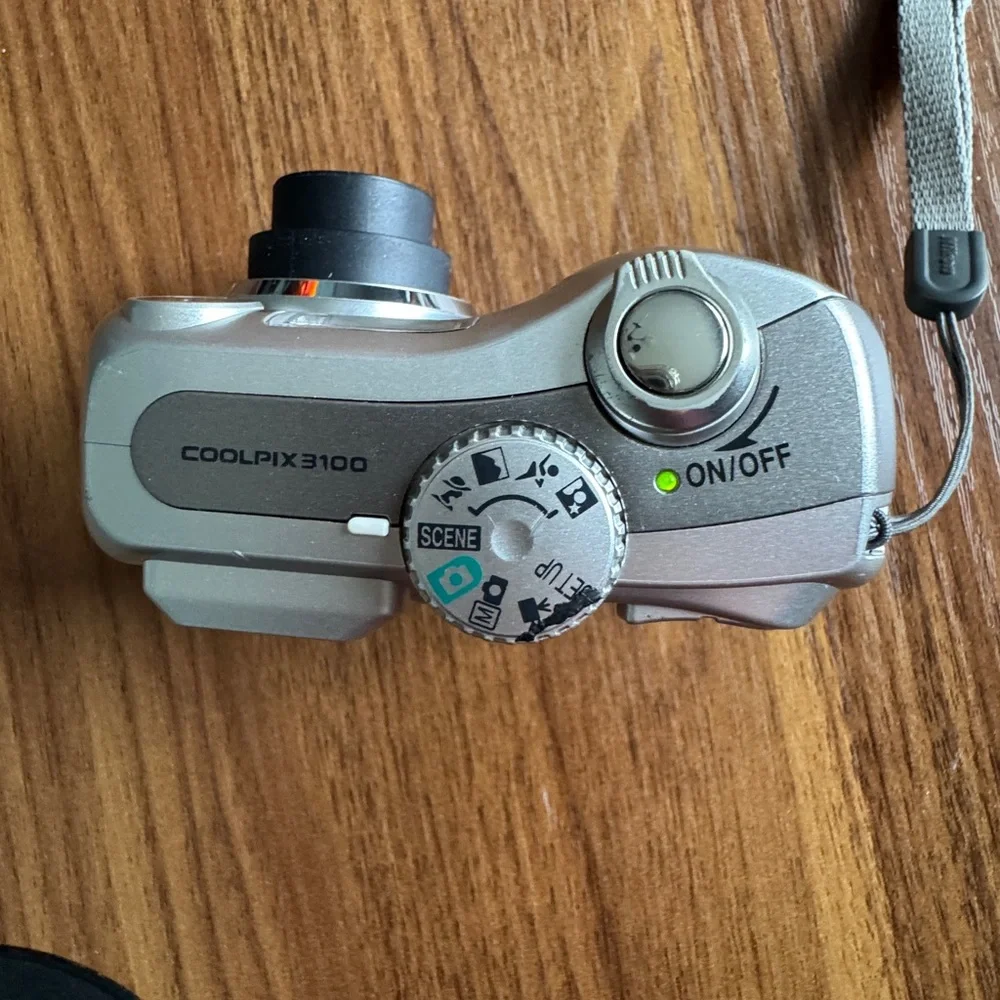 Nikon Coolpix 3100 14MP digital camera